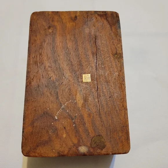VINTAGE WOOD TREASURE STASH TRINKET JEWELRY BOX - Picture 2 of 5